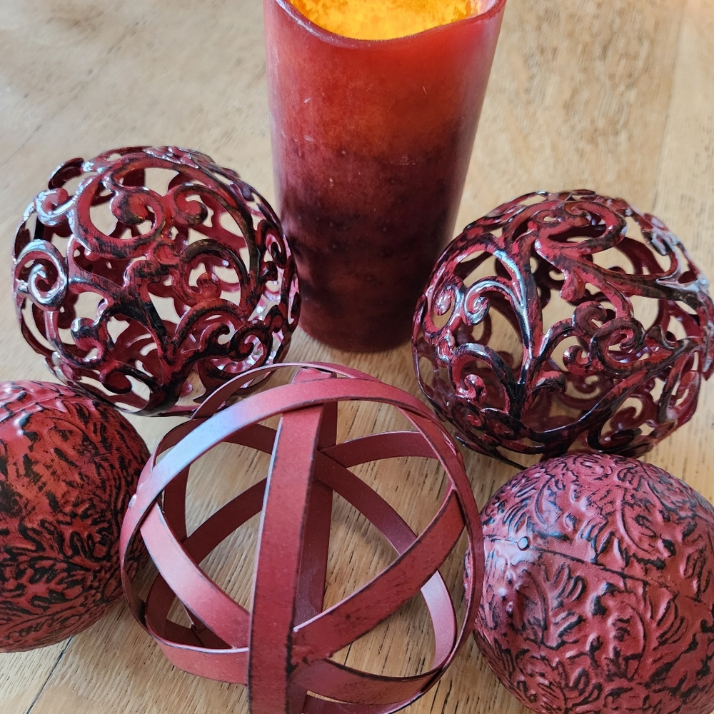 Christams Decor Bundle...Red - Picture 2 of 3